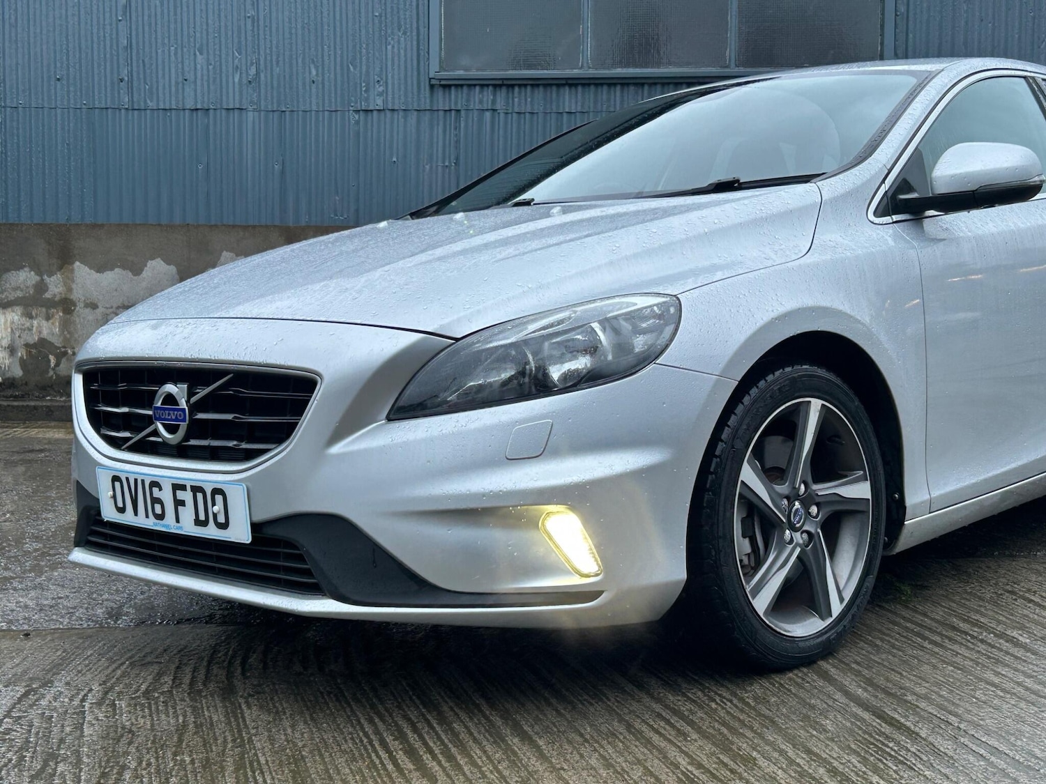 Used Volvo V40 2016 for sale - 77549640: Photo 3