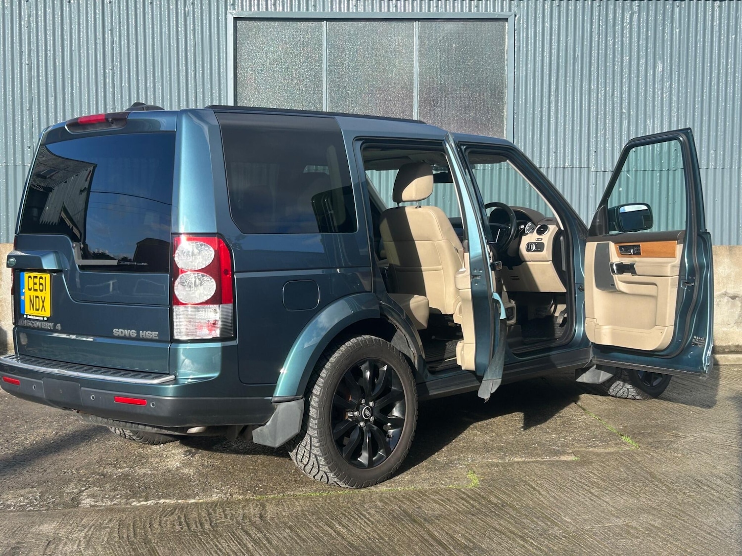 Used Land Rover Discovery 2011 for sale - 77377385: Photo 17