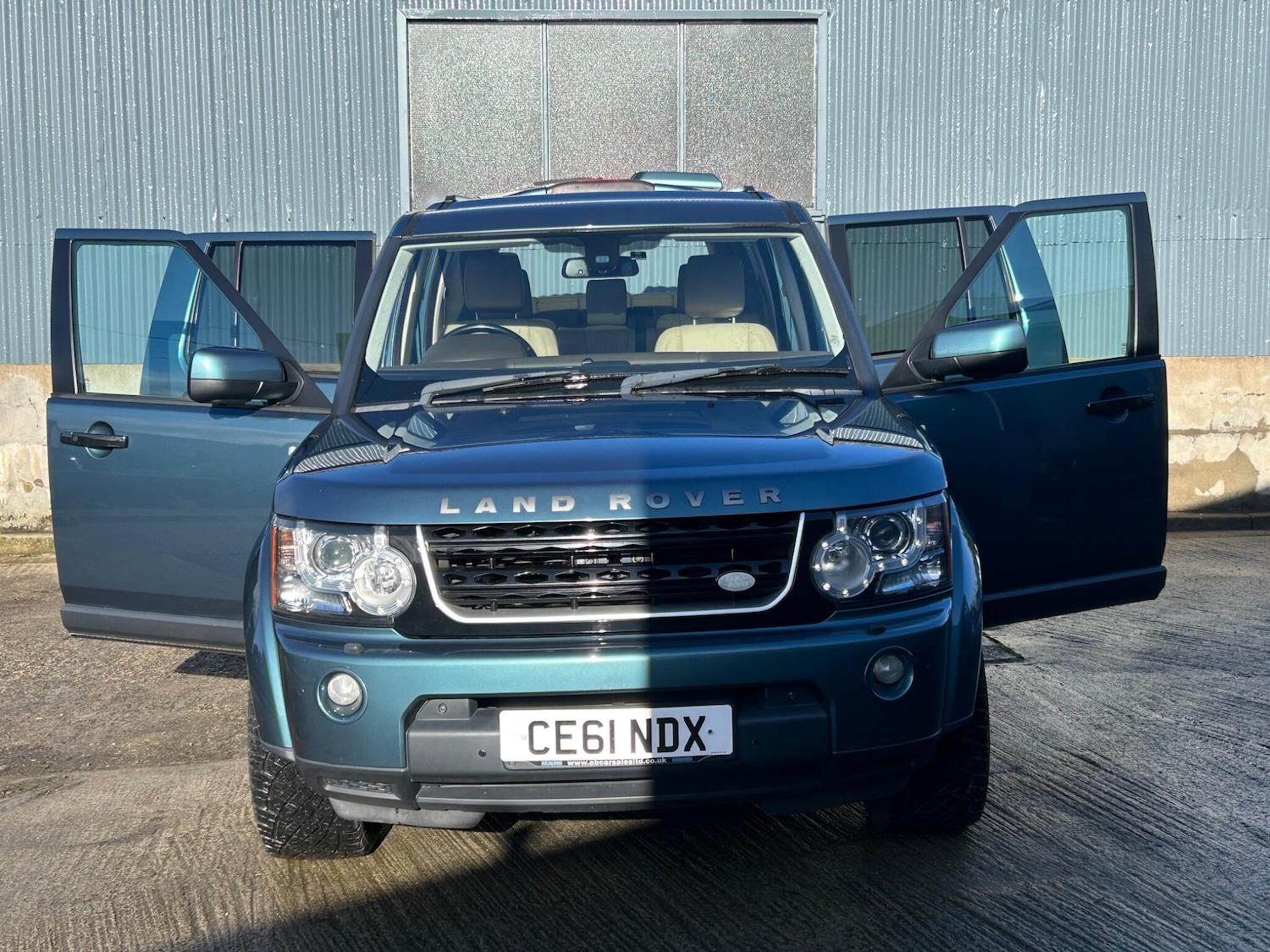 Used Land Rover Discovery 2011 for sale - 77377385: Photo 2
