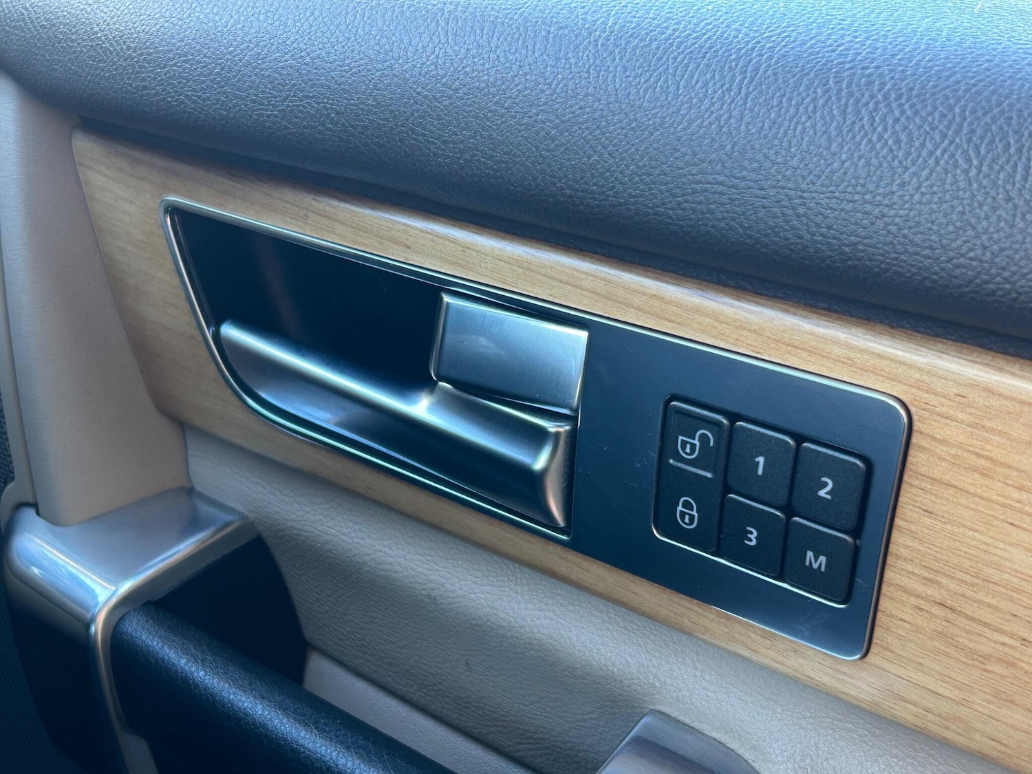 Used Land Rover Discovery 2011 for sale - 77377385: Photo 38