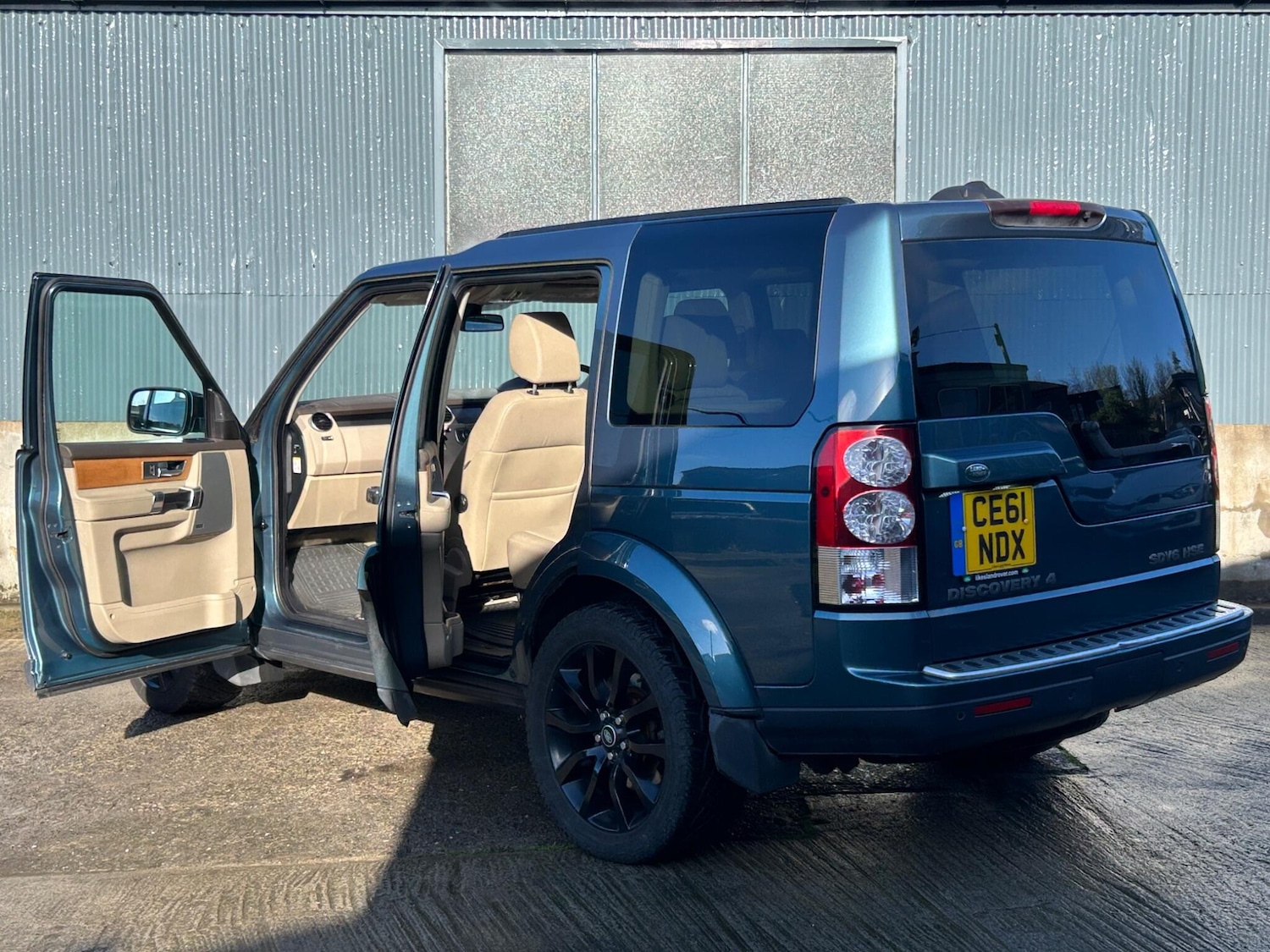 Used Land Rover Discovery 2011 for sale - 77377385: Photo 4