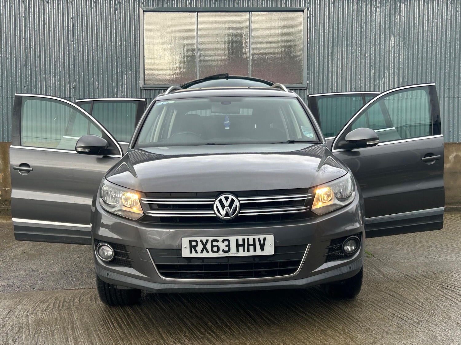 Used Volkswagen Tiguan 2013 for sale - 77550644: Photo 2