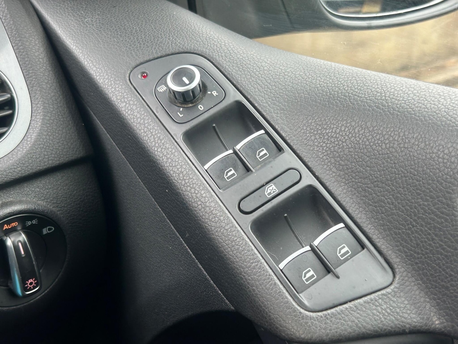 Used Volkswagen Tiguan 2013 for sale - 77550644: Photo 34