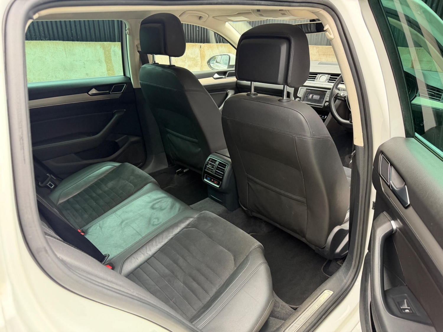 Used Volkswagen Passat 2015 for sale - 78100530: Photo 24