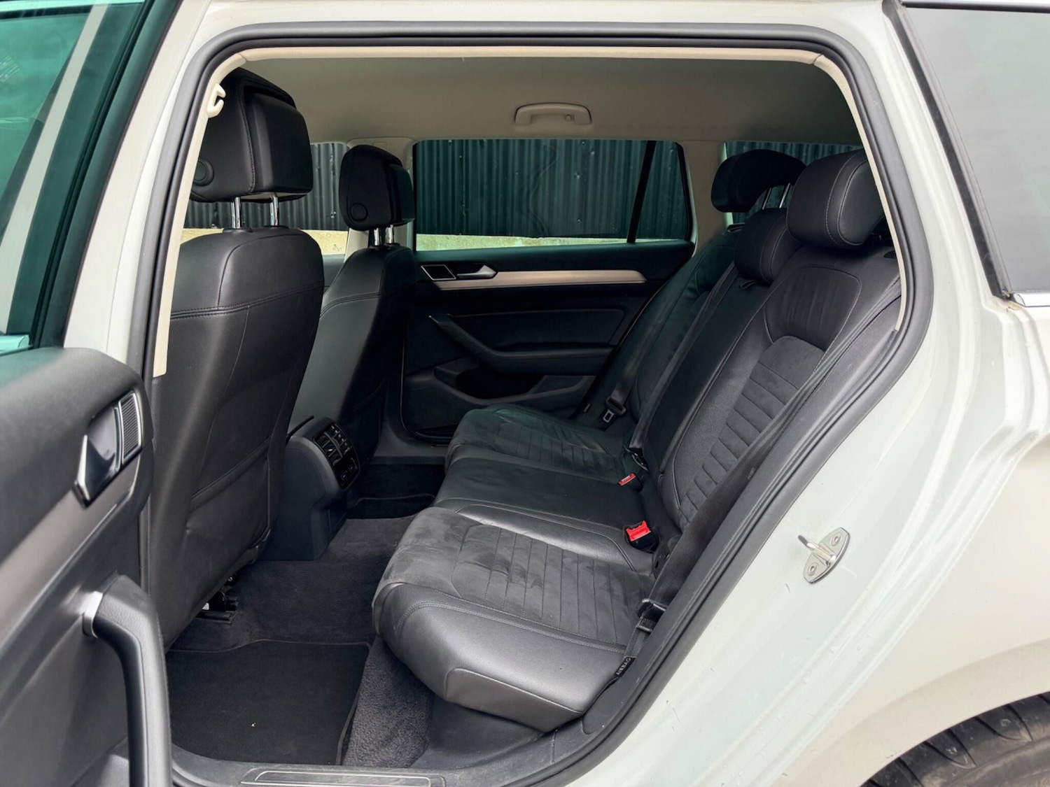 Used Volkswagen Passat 2015 for sale - 78100530: Photo 28