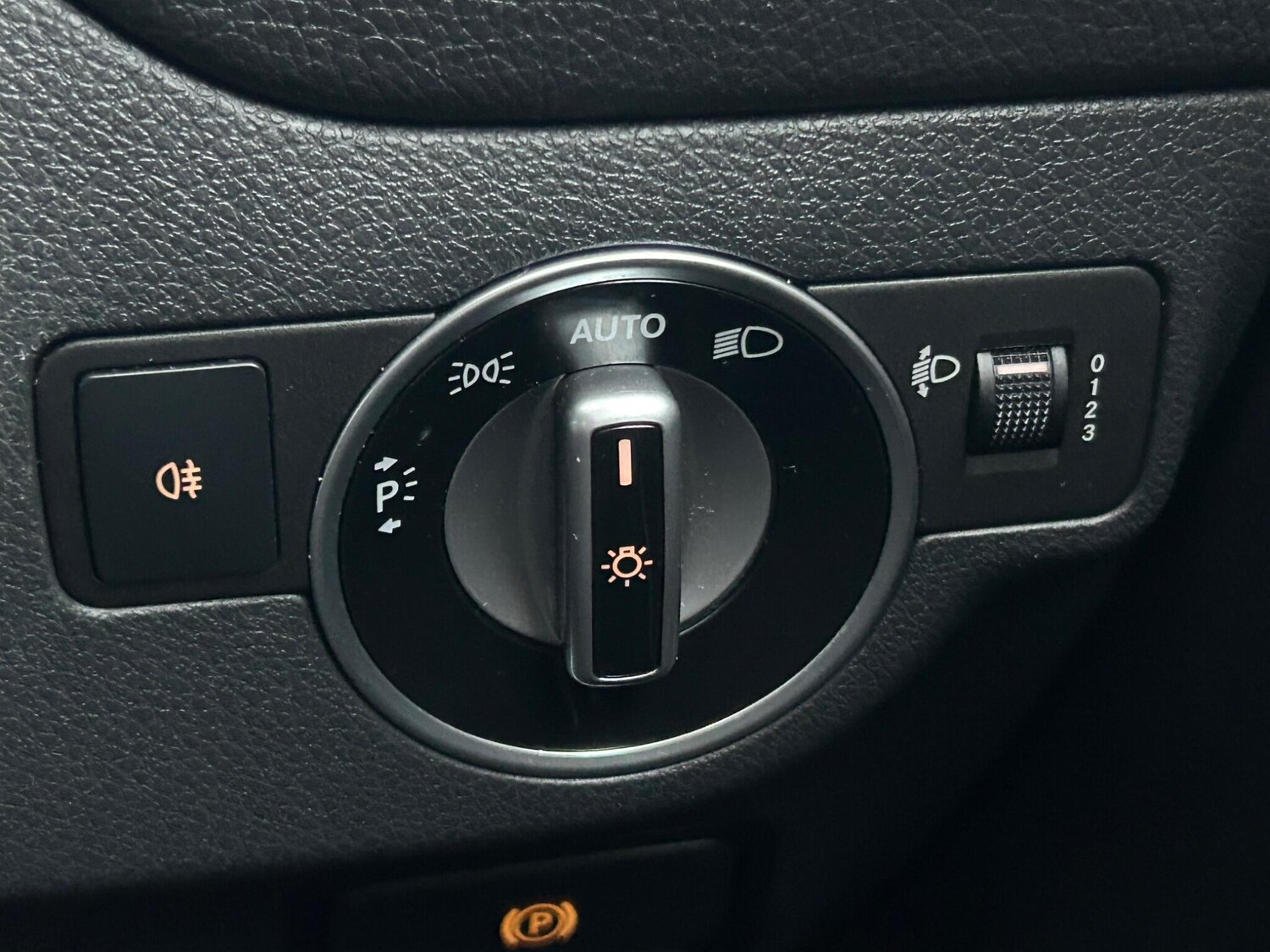 Used Mercedes-Benz CLA for sale - 77495840: Photo 31