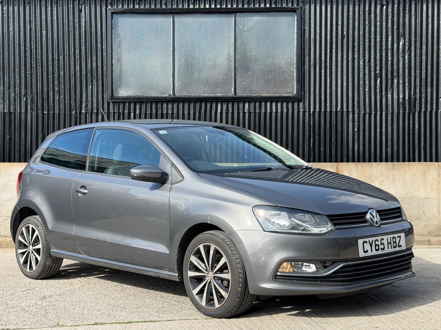 Used Volkswagen Polo 2016 for sale - 78047156: Photo 1