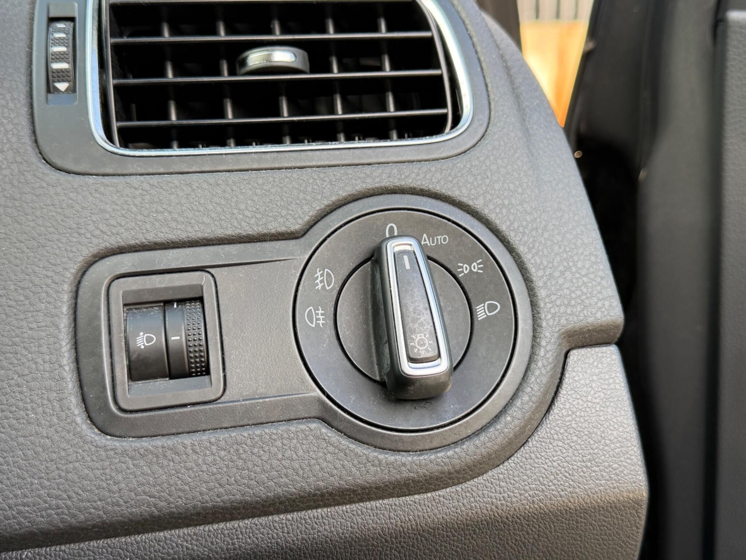 Used Volkswagen Polo 2016 for sale - 78047156: Photo 24