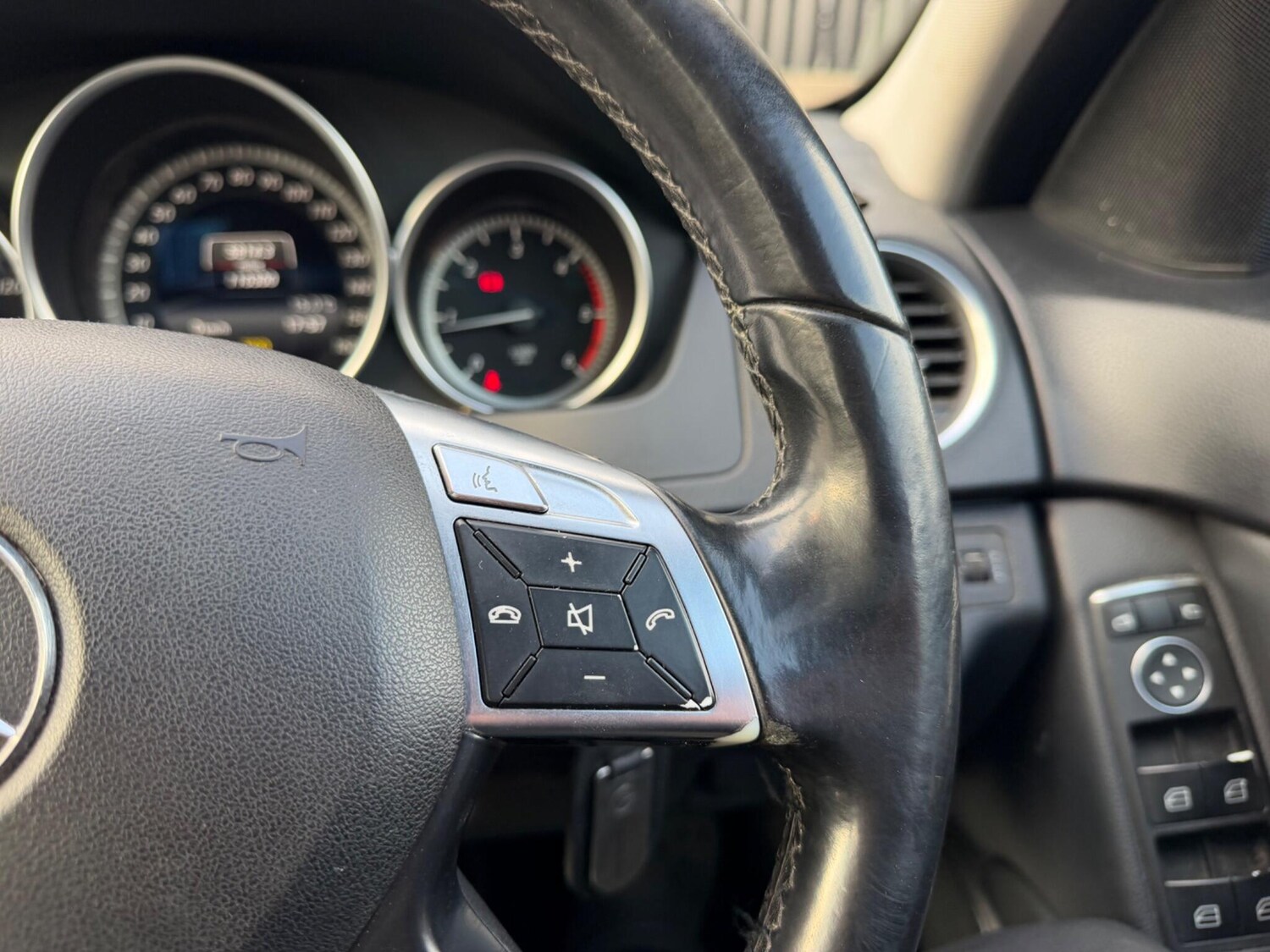 Used Mercedes-Benz C Class for sale - 78057984: Photo 32