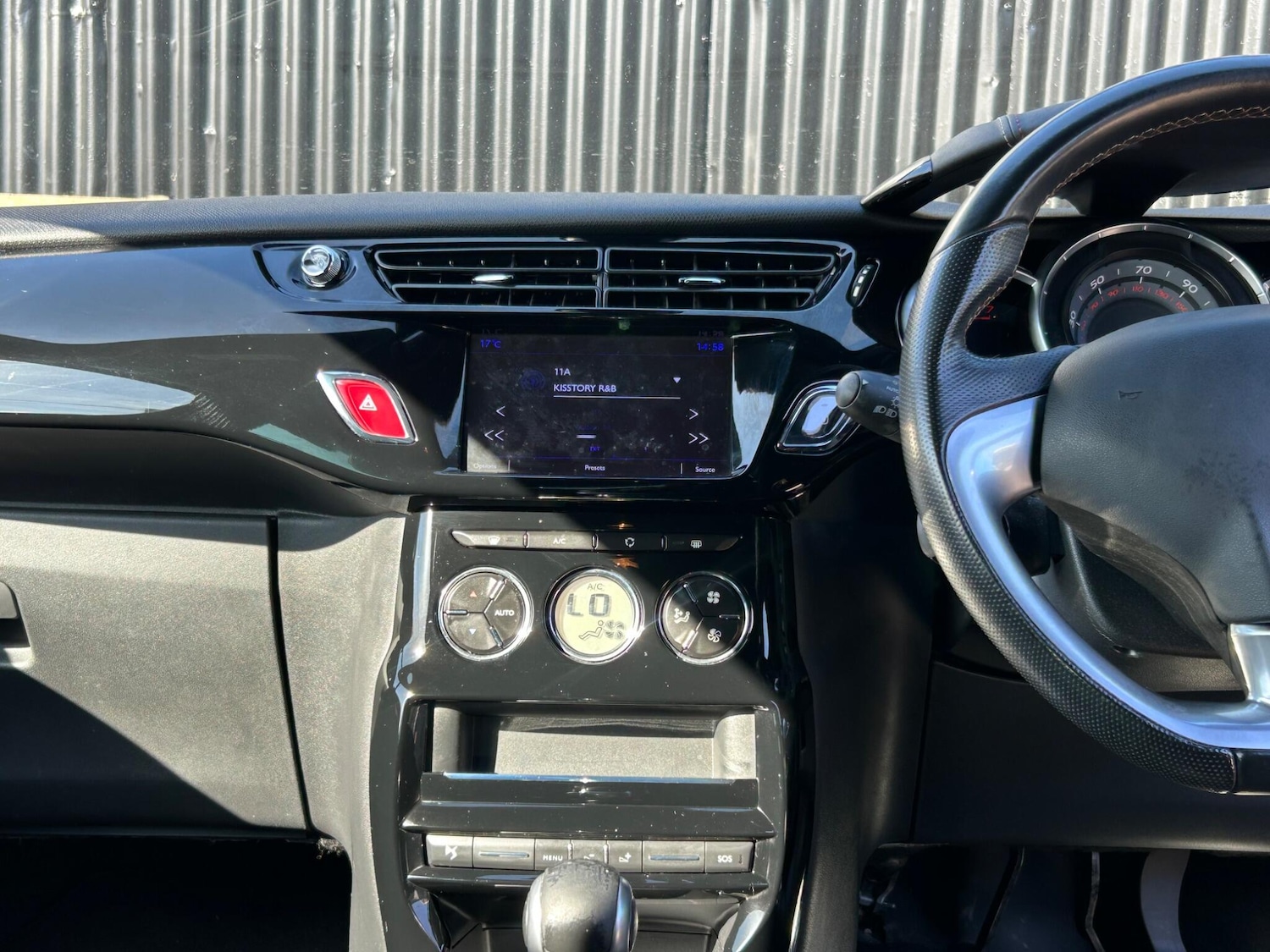 Used DS Automobiles DS 3 2017 for sale - 77970475: Photo 16