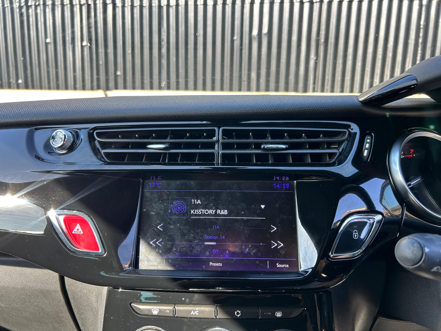 Used DS Automobiles DS 3 2017 for sale - 77970475: Photo 34