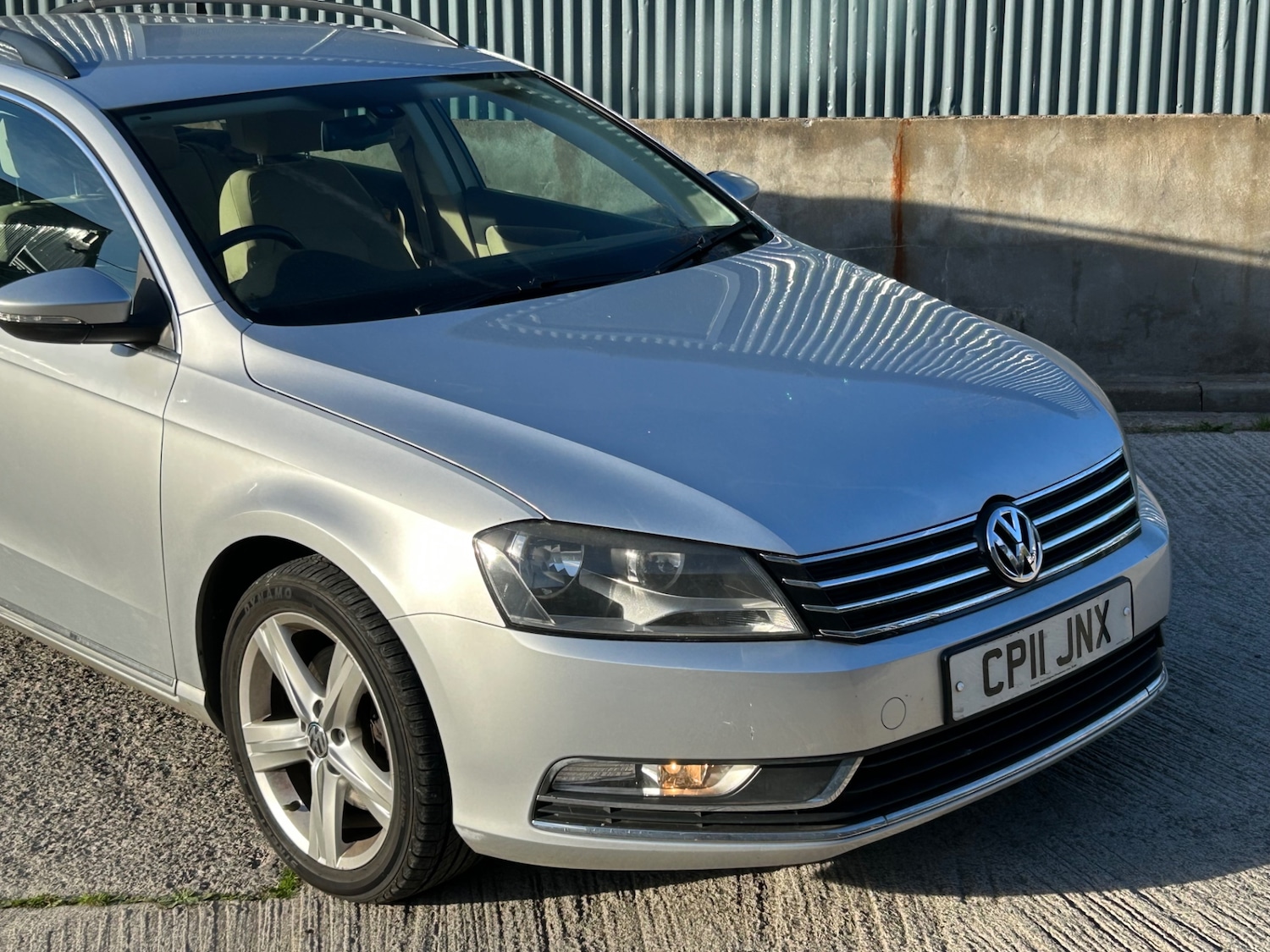 Used Volkswagen Passat 2011 for sale - 76205741: Photo 2