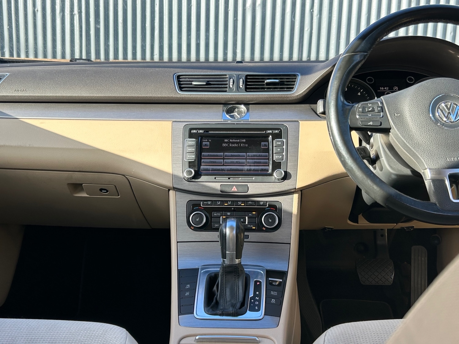 Used Volkswagen Passat 2011 for sale - 76205741: Photo 25