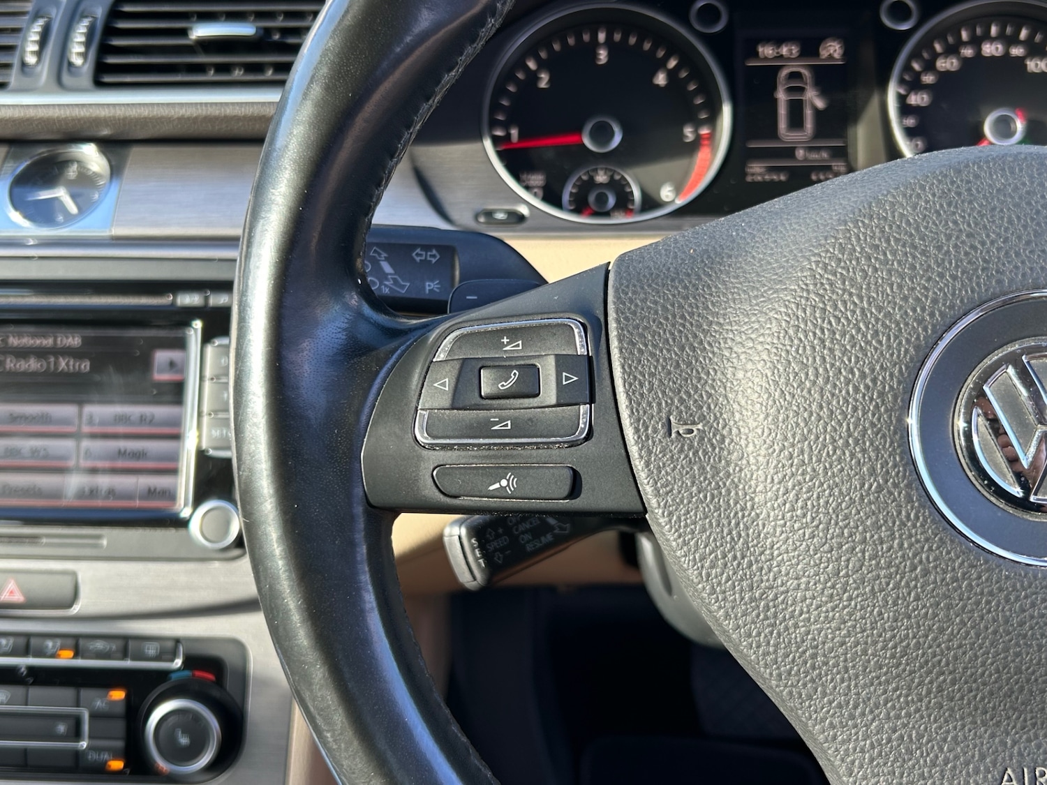 Used Volkswagen Passat 2011 for sale - 76205741: Photo 29