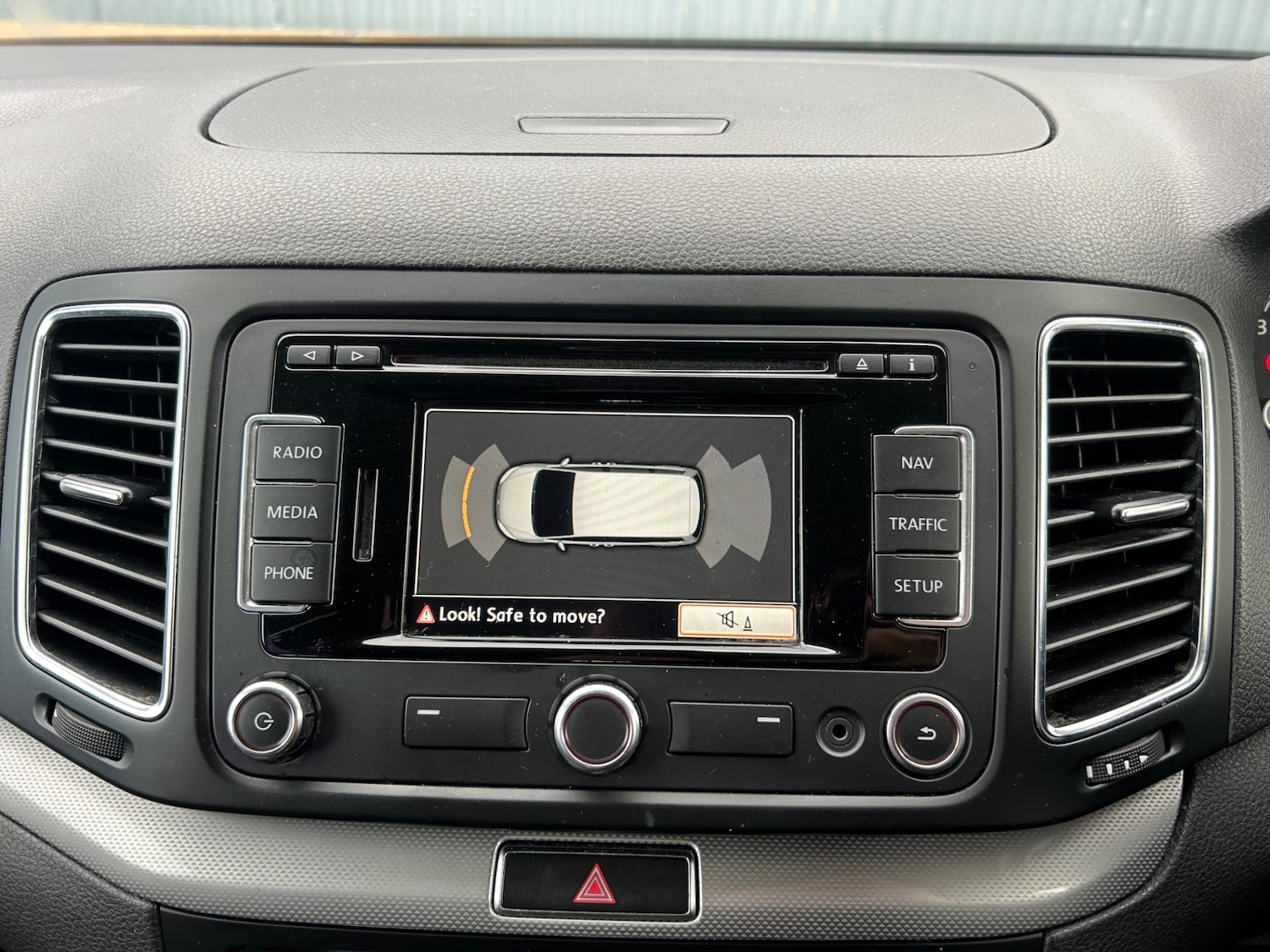 Used Volkswagen Sharan 2014 for sale - 76382805: Photo 24