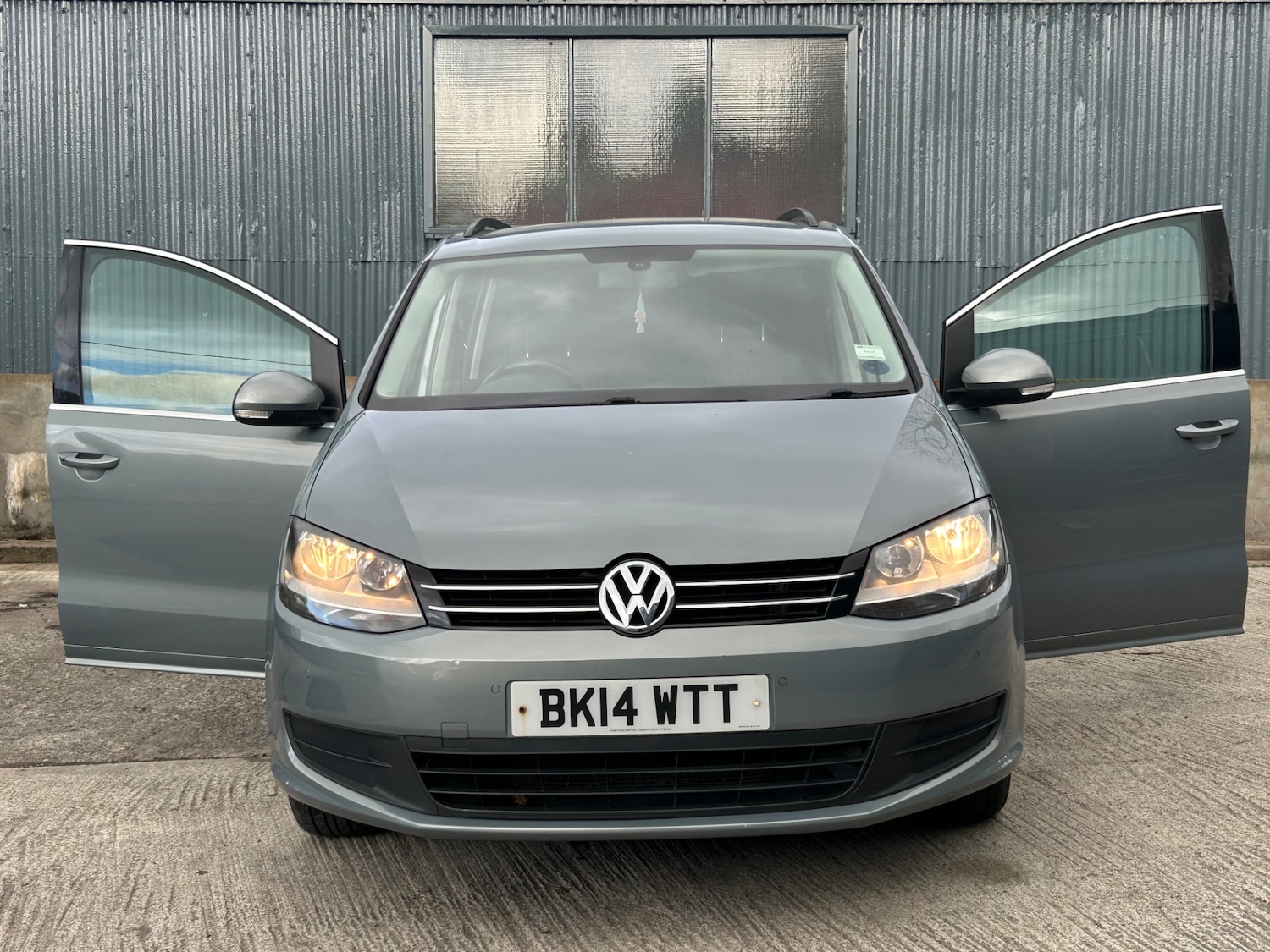 Used Volkswagen Sharan 2014 for sale - 76382805: Photo 4