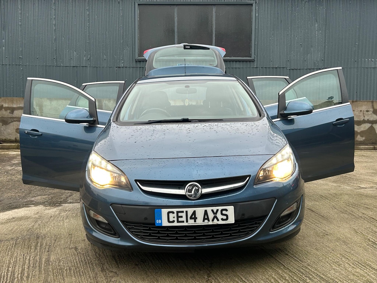 Used Vauxhall Astra 2014 for sale - 77330465: Photo 2