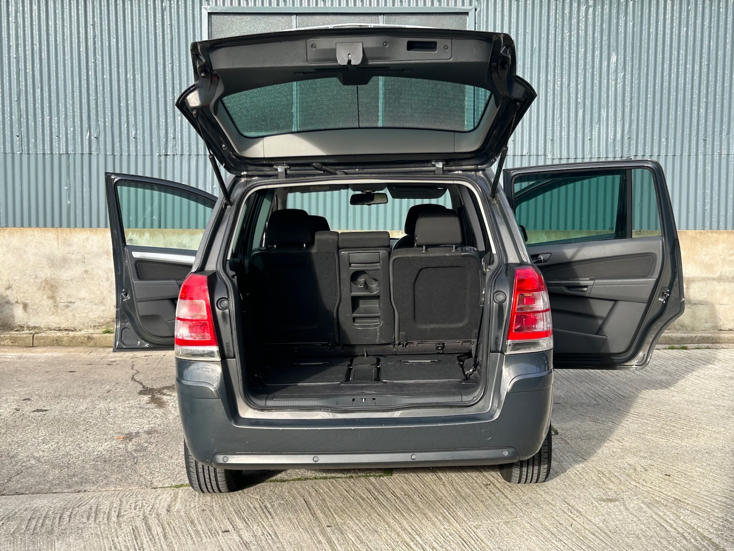 Used Vauxhall Zafira 2014 for sale - 76625378: Photo 10