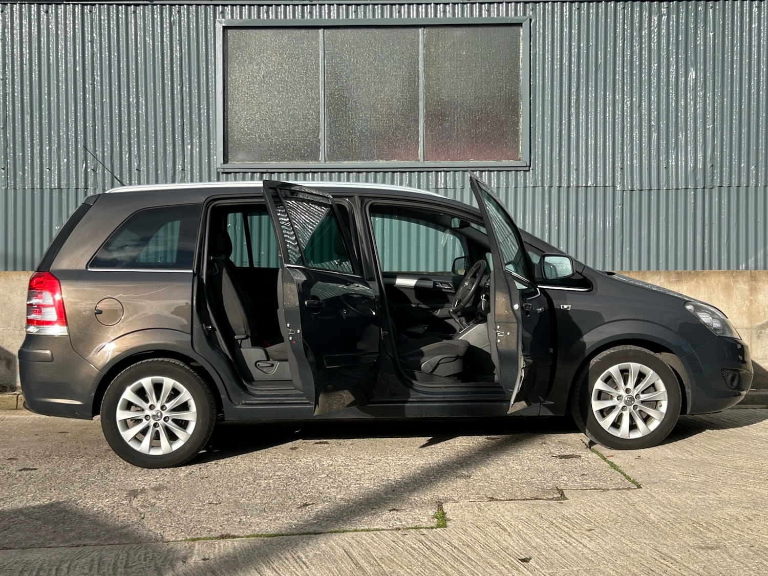 Used Vauxhall Zafira 2014 for sale - 76625378: Photo 45