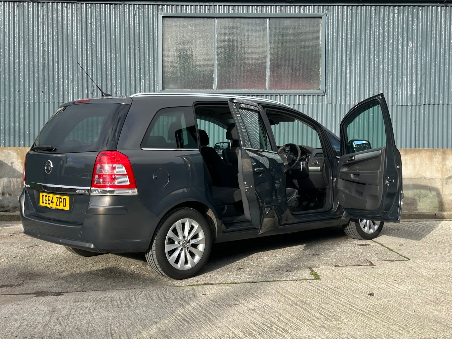 Used Vauxhall Zafira 2014 for sale - 76625378: Photo 50