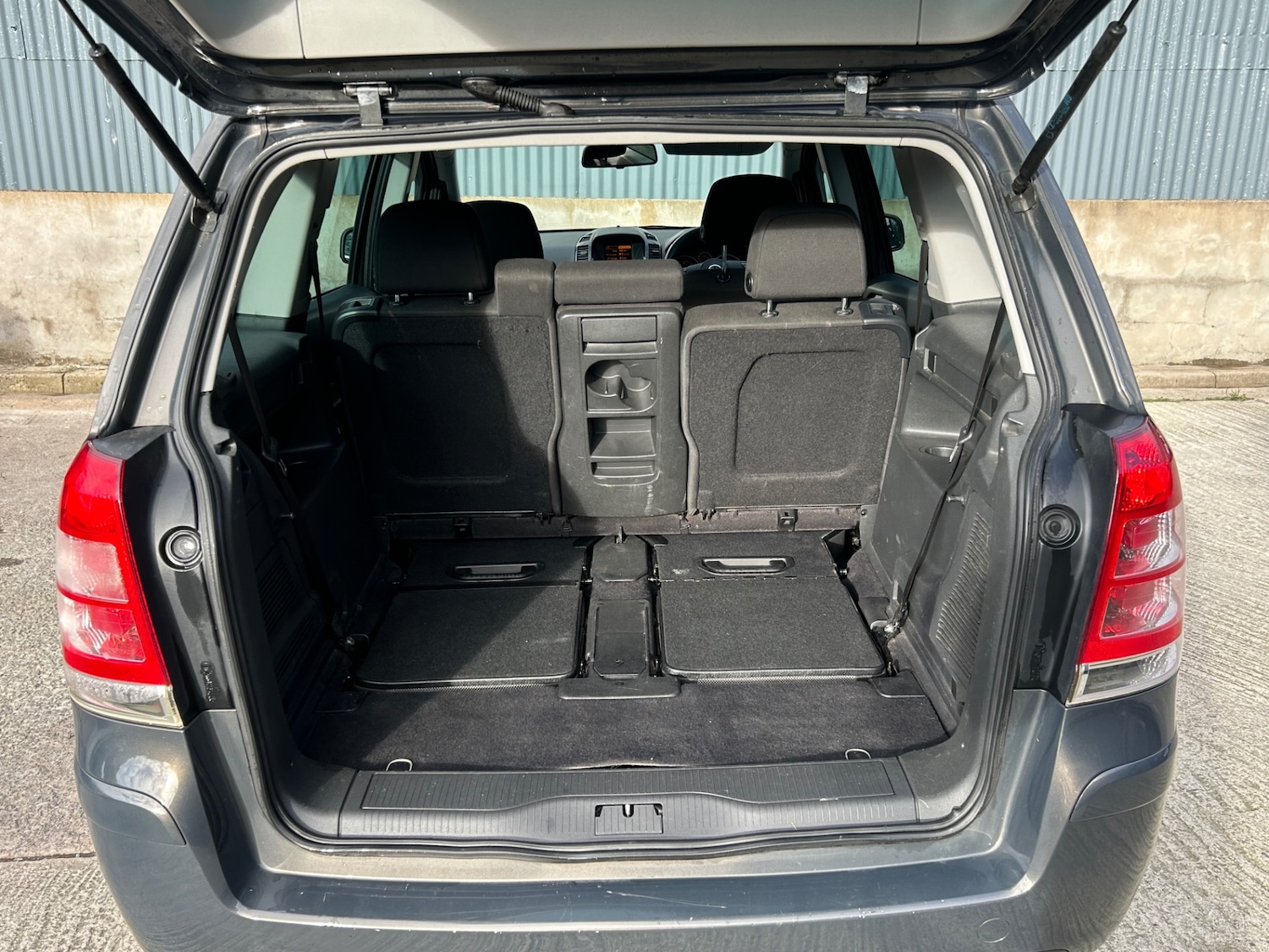 Used Vauxhall Zafira 2014 for sale - 76625378: Photo 9