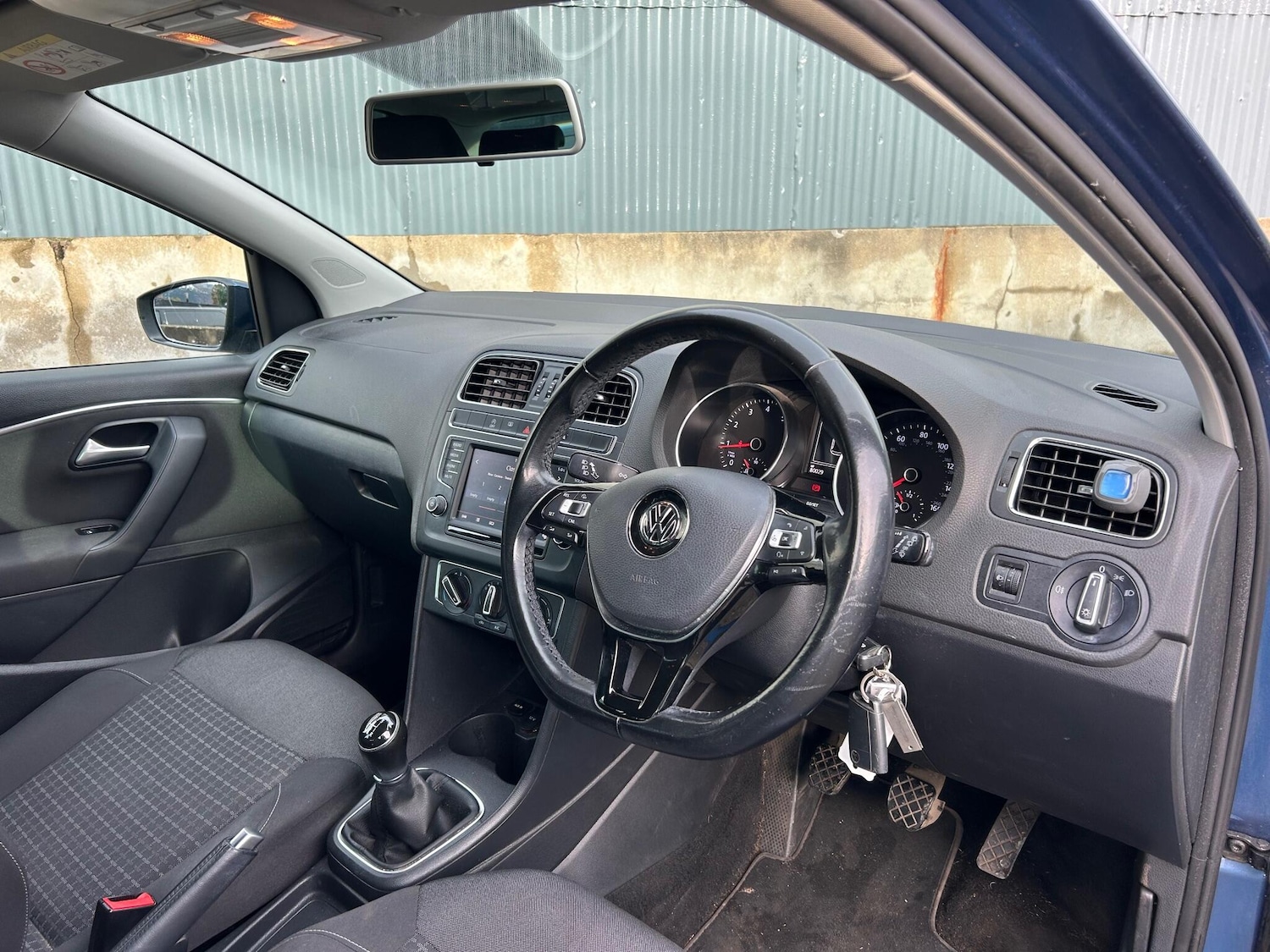 Used Volkswagen Polo 2015 for sale - 77202591: Photo 24