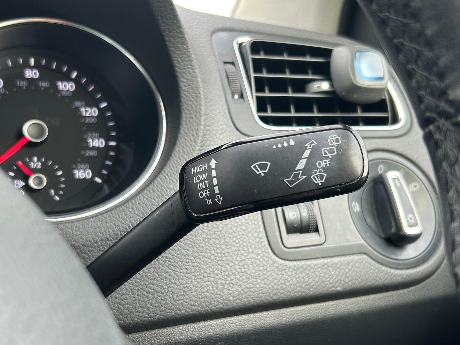 Used Volkswagen Polo 2015 for sale - 77202591: Photo 37