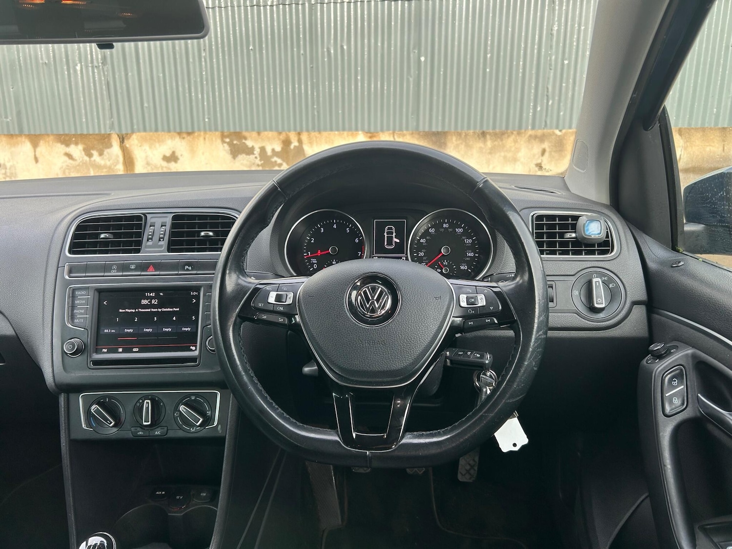 Used Volkswagen Polo 2015 for sale - 77202591: Photo 53