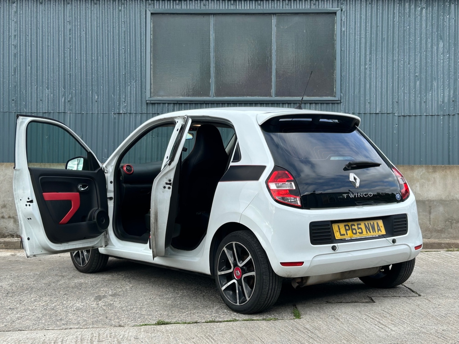 Used Renault Twingo 2015 for sale - 76104576: Photo 11