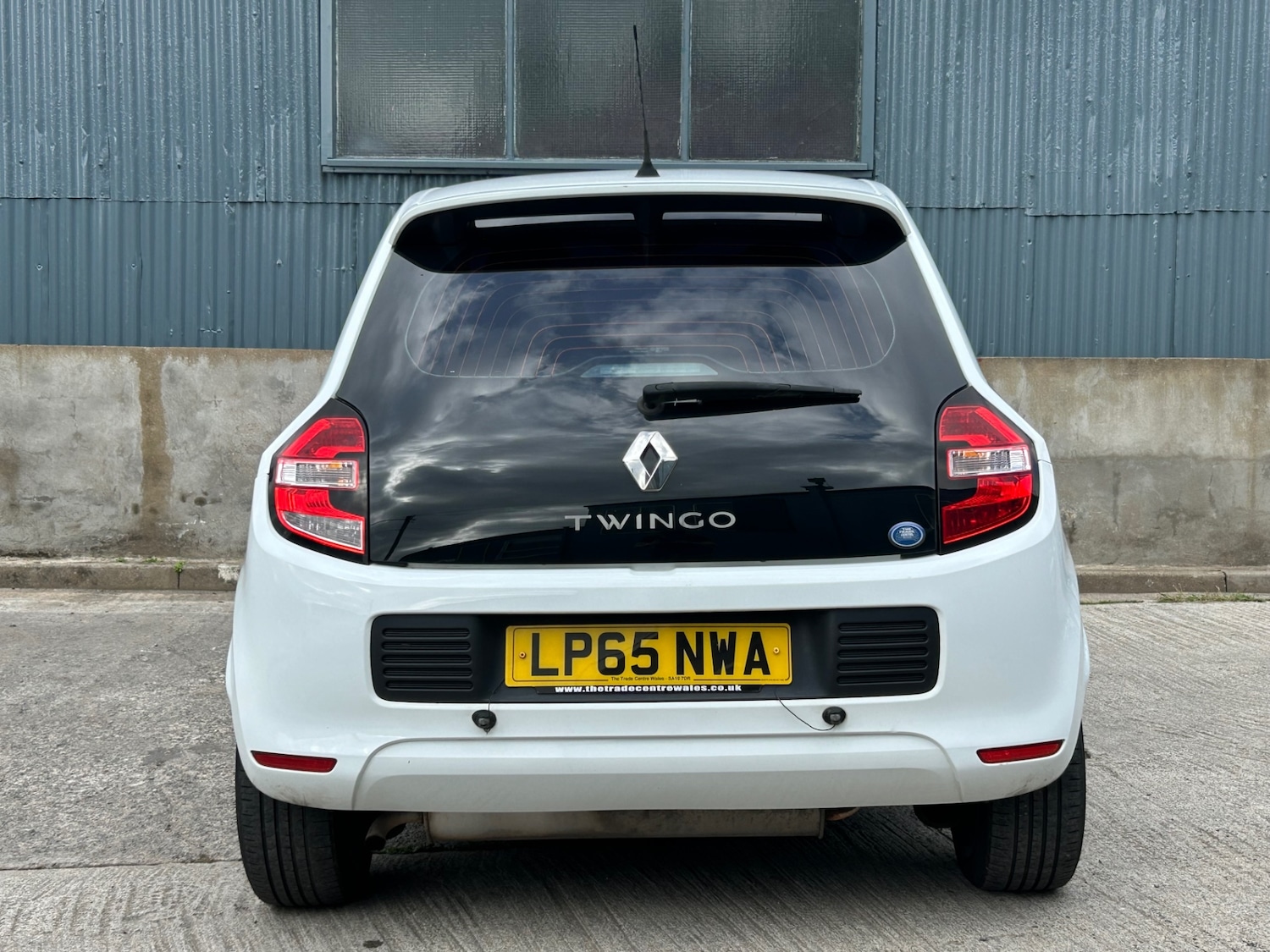 Used Renault Twingo 2015 for sale - 76104576: Photo 15