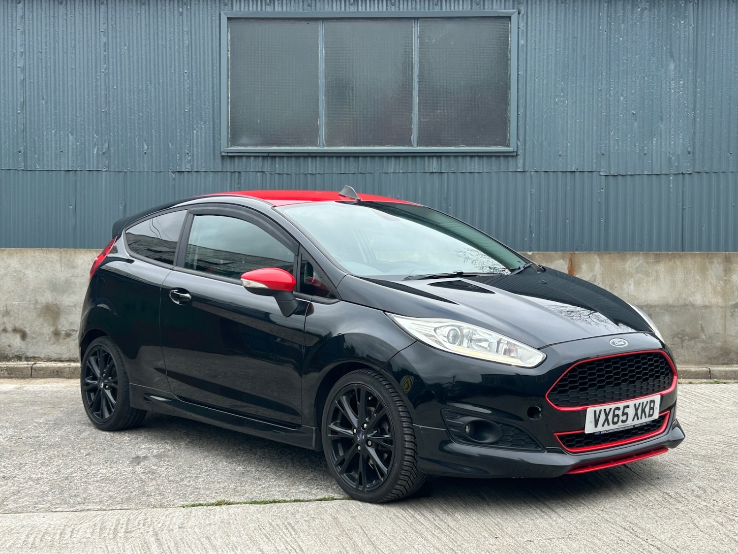 Used Ford Fiesta 2015 for sale - 76302133: Photo 1