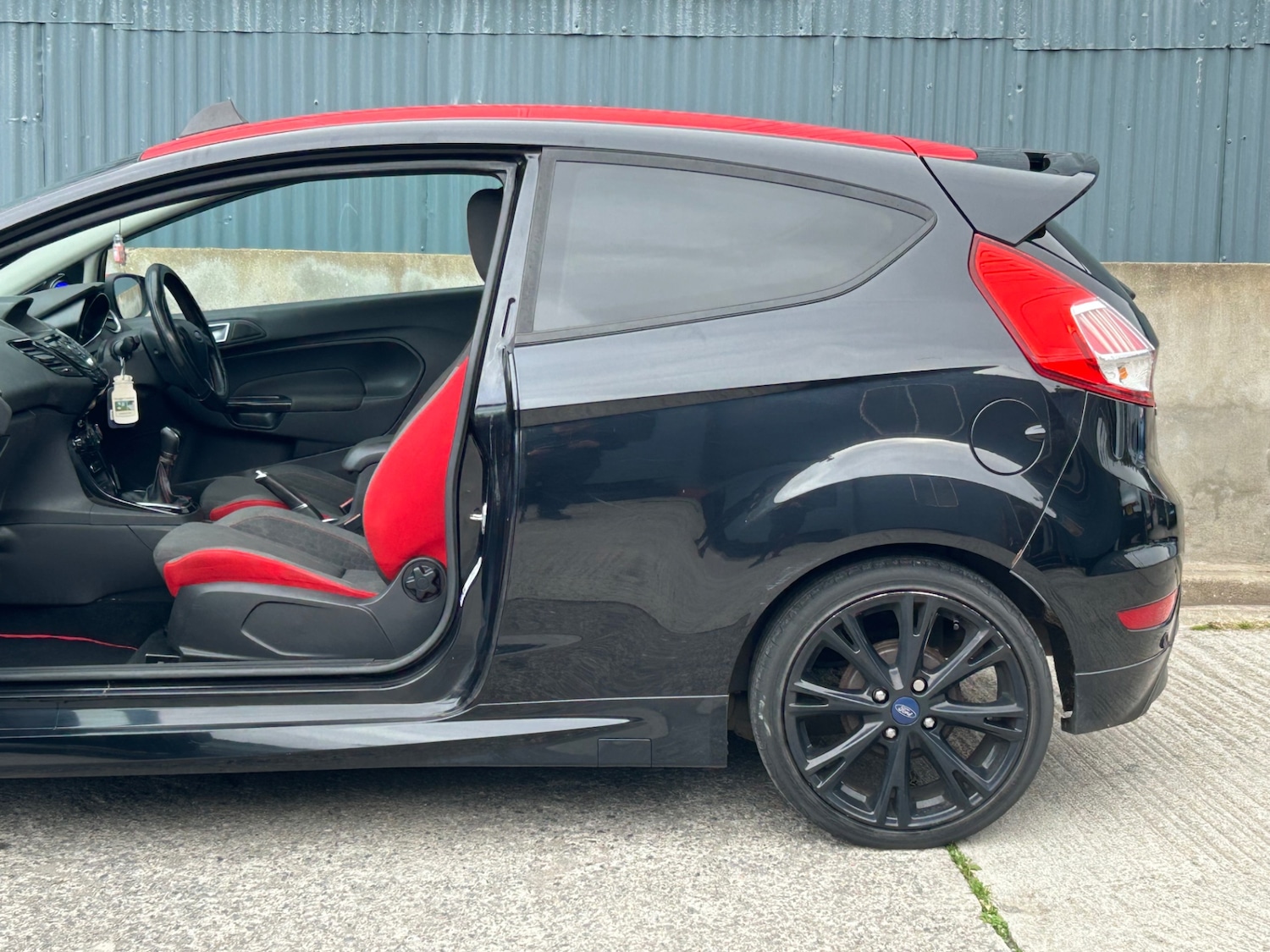 Used Ford Fiesta 2015 for sale - 76302133: Photo 10