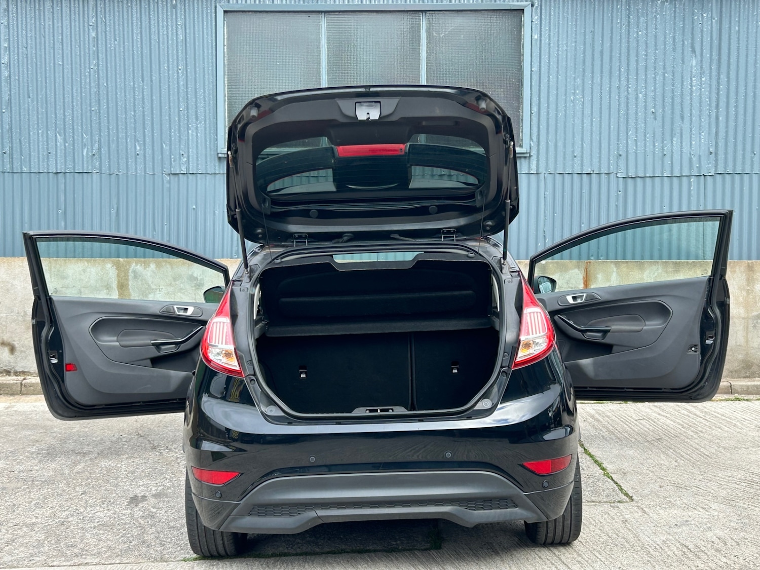 Used Ford Fiesta 2015 for sale - 76302133: Photo 16