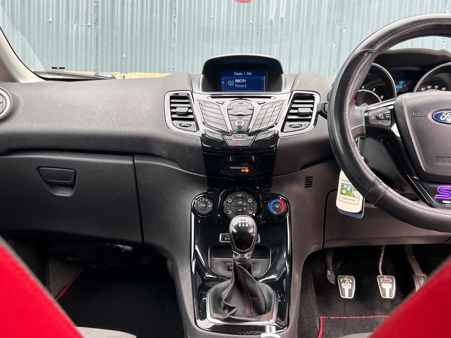 Used Ford Fiesta 2015 for sale - 76302133: Photo 24