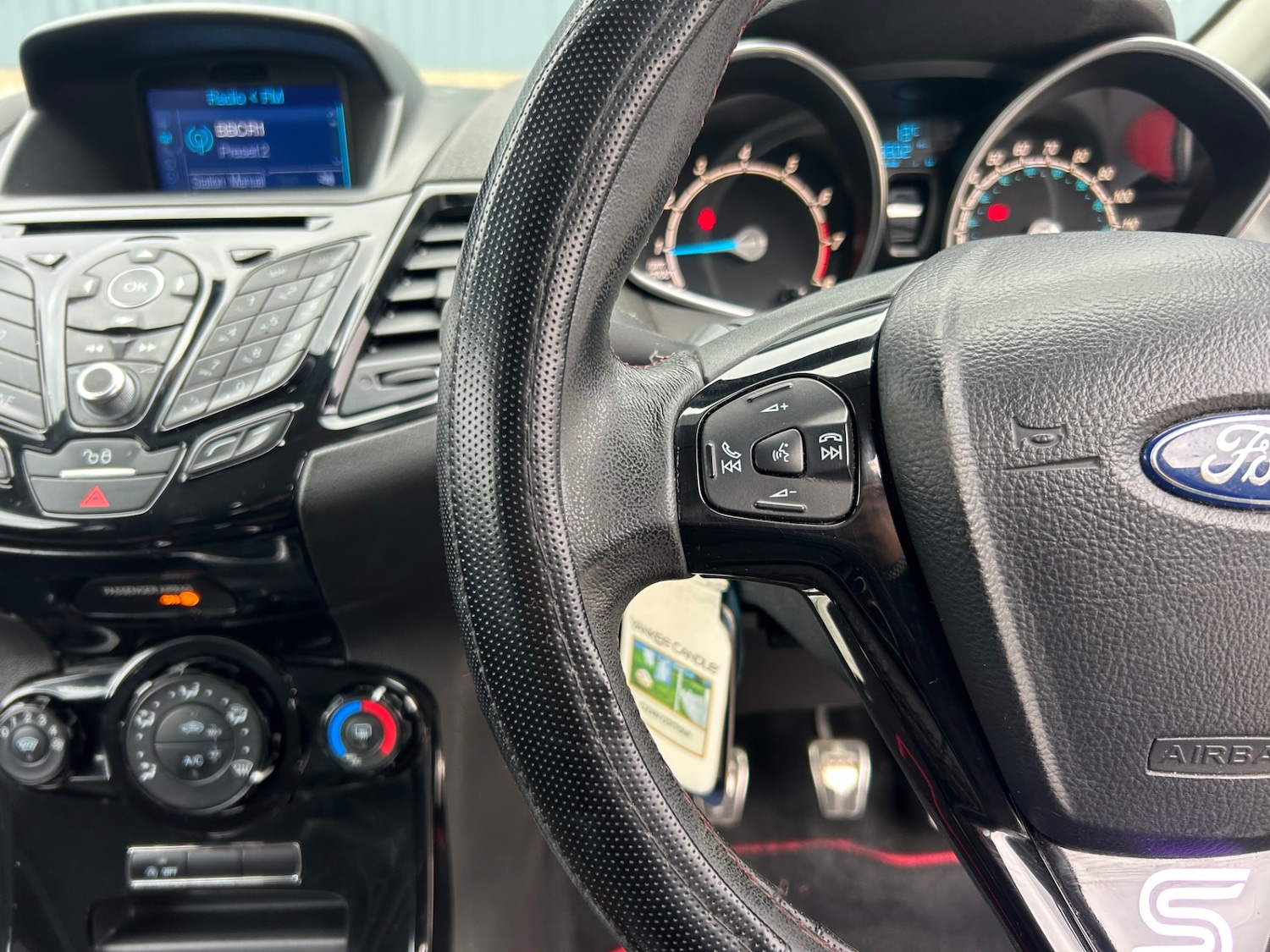 Used Ford Fiesta 2015 for sale - 76302133: Photo 29