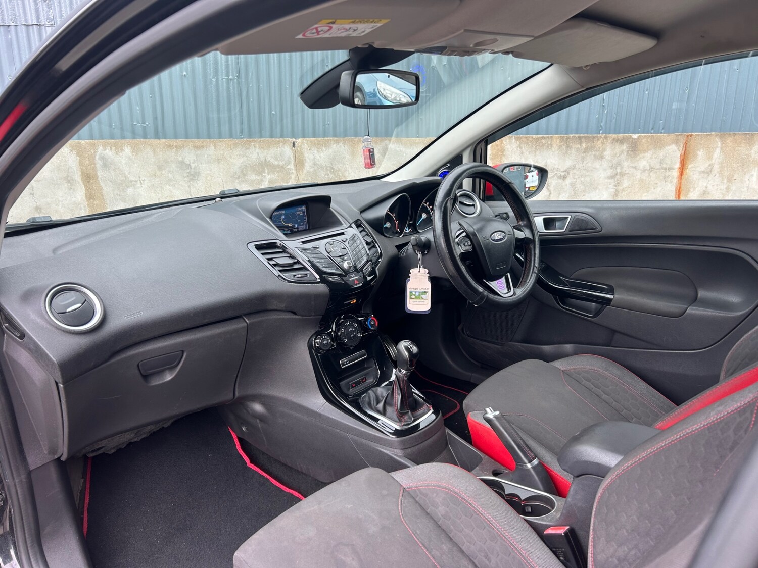 Used Ford Fiesta 2015 for sale - 76302133: Photo 34