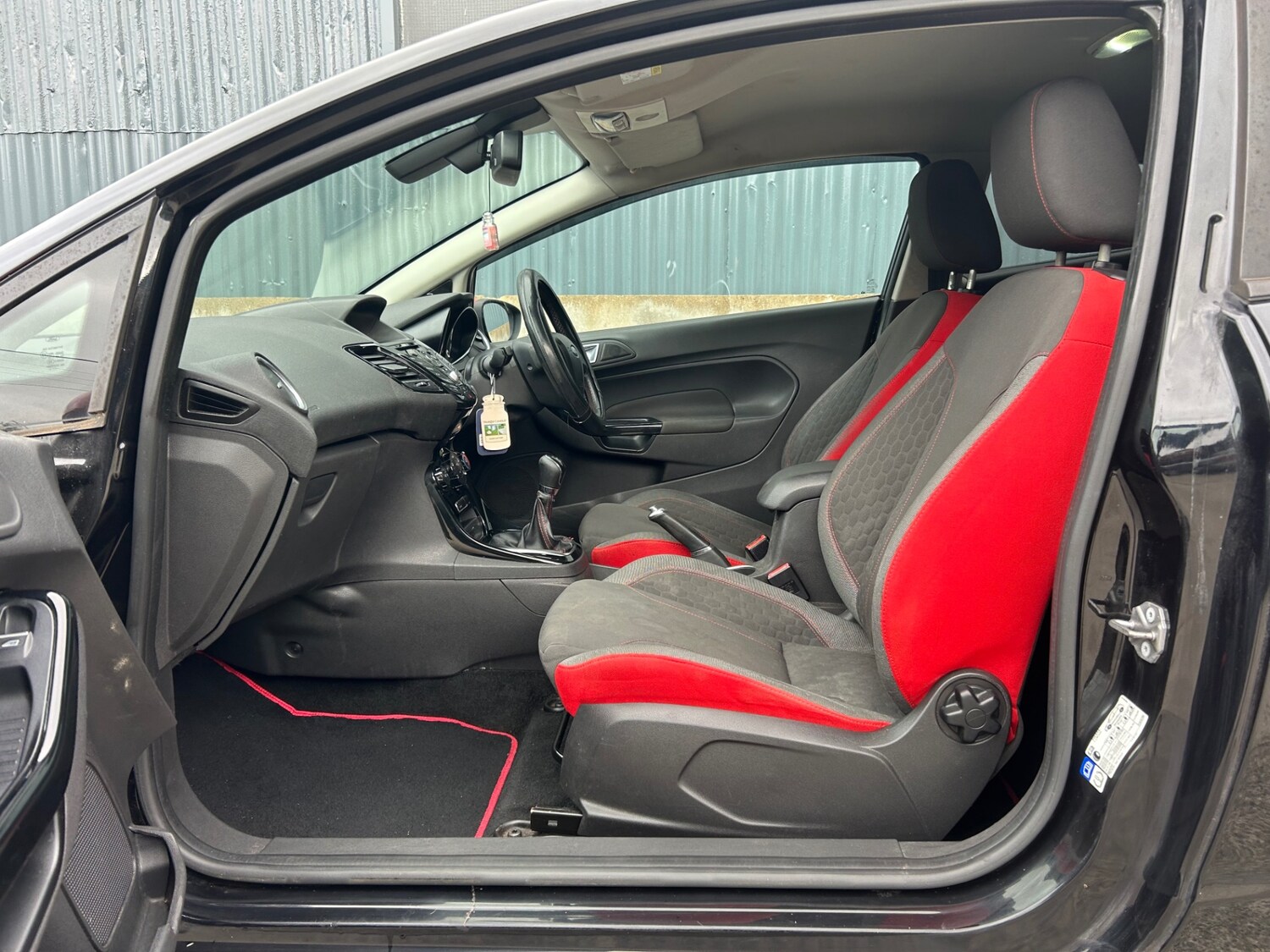Used Ford Fiesta 2015 for sale - 76302133: Photo 36