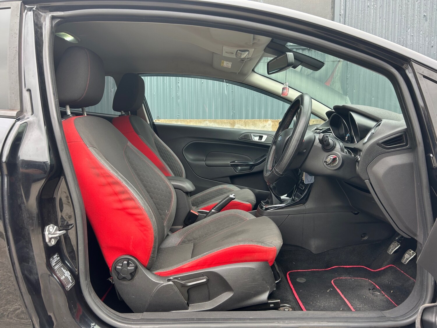 Used Ford Fiesta 2015 for sale - 76302133: Photo 41