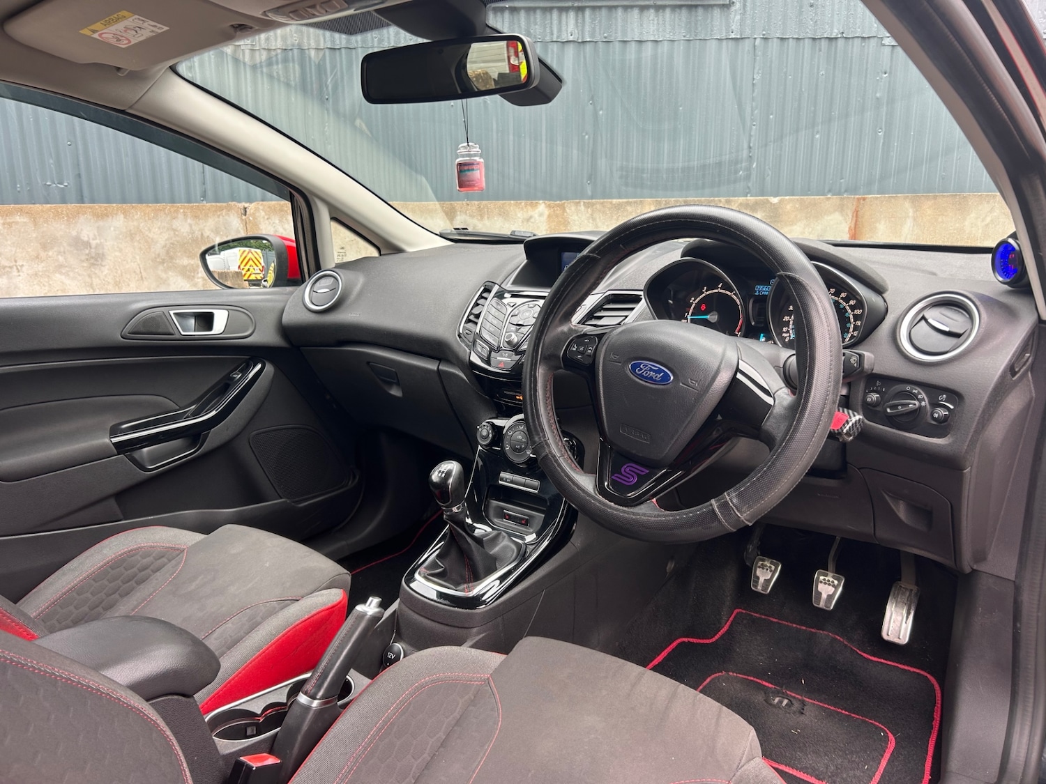 Used Ford Fiesta 2015 for sale - 76302133: Photo 42