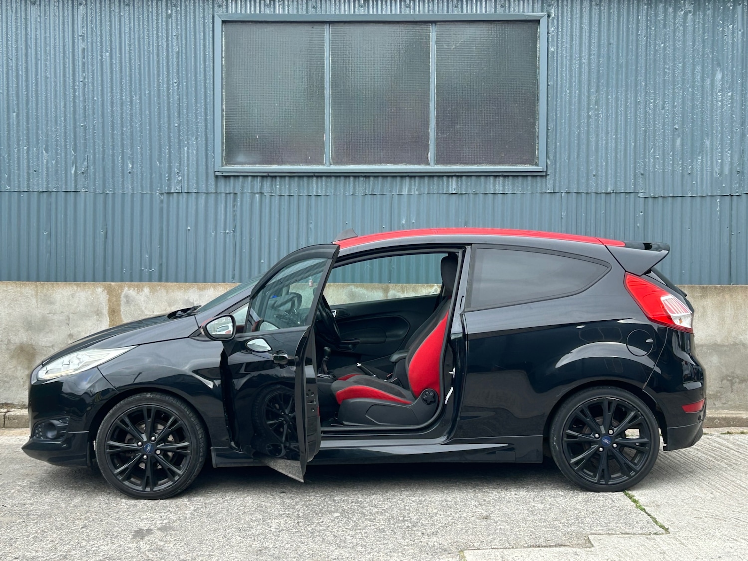 Used Ford Fiesta 2015 for sale - 76302133: Photo 9