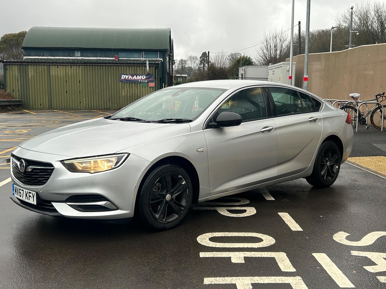Used Vauxhall Insignia 2017 for sale - 77215415: Photo 2