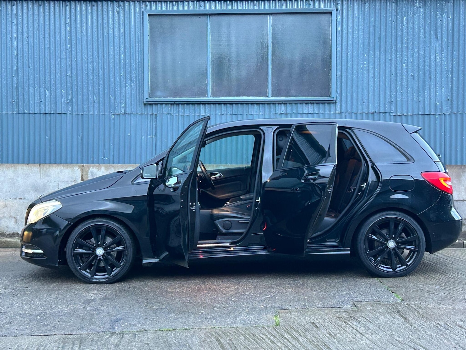 Used Mercedes-Benz B Class 2013 for sale - 77253997: Photo 10