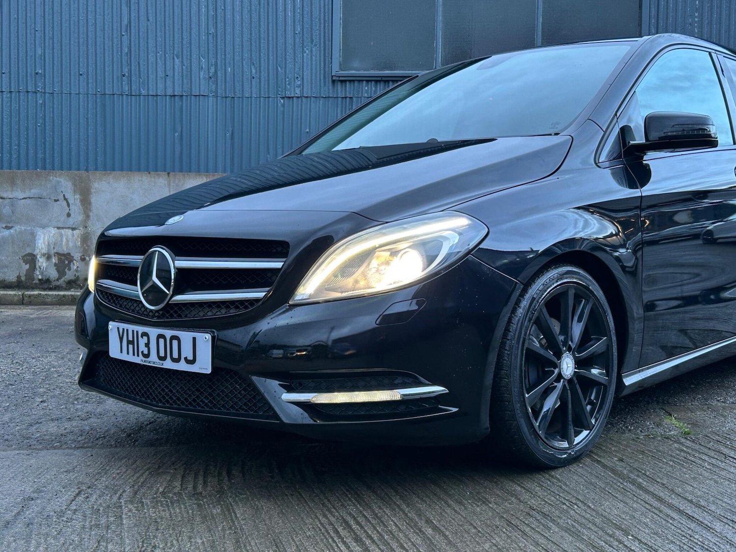 Used Mercedes-Benz B Class 2013 for sale - 77253997: Photo 3