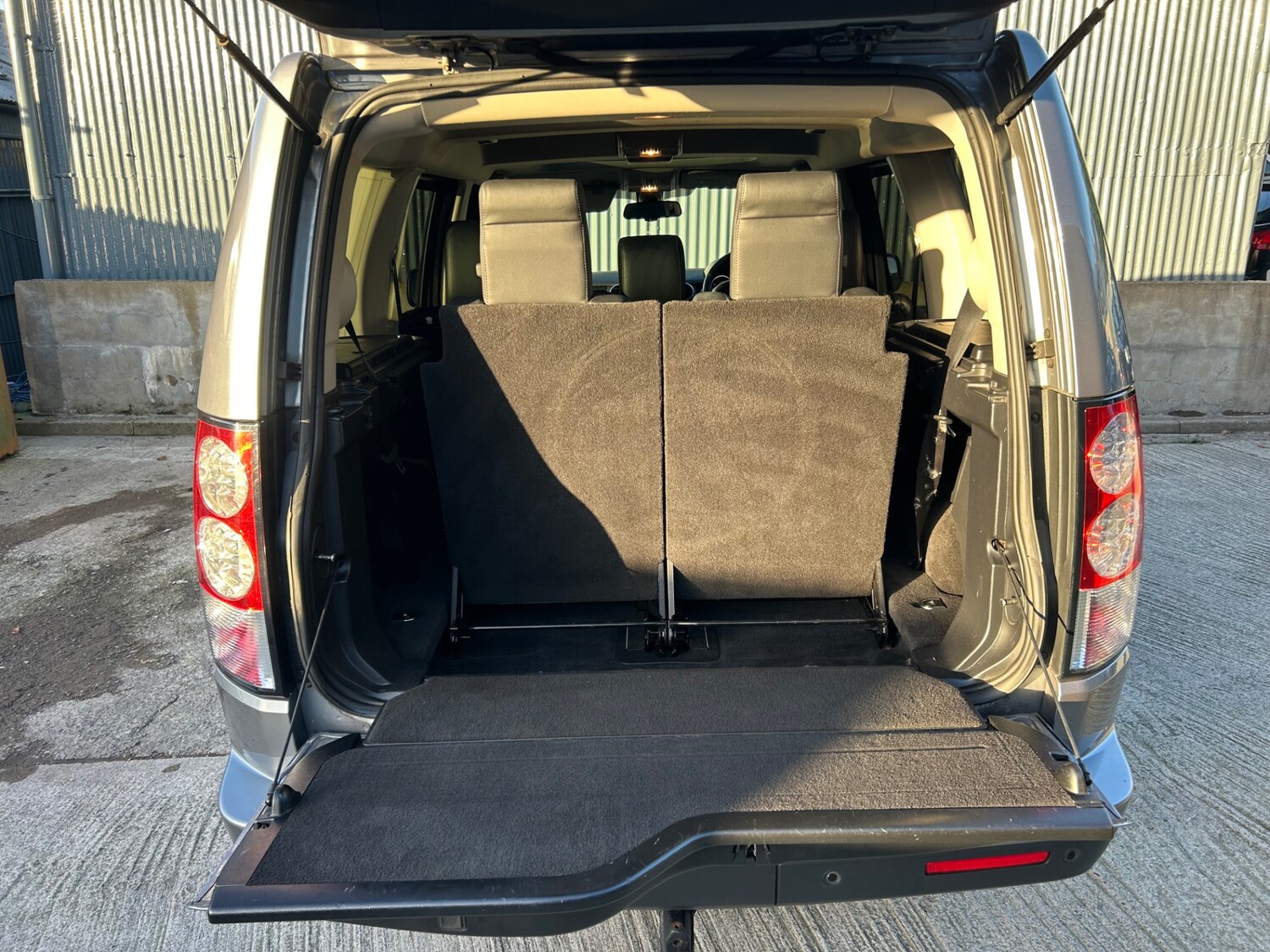 Used Land Rover Discovery 2011 for sale - 76625304: Photo 11