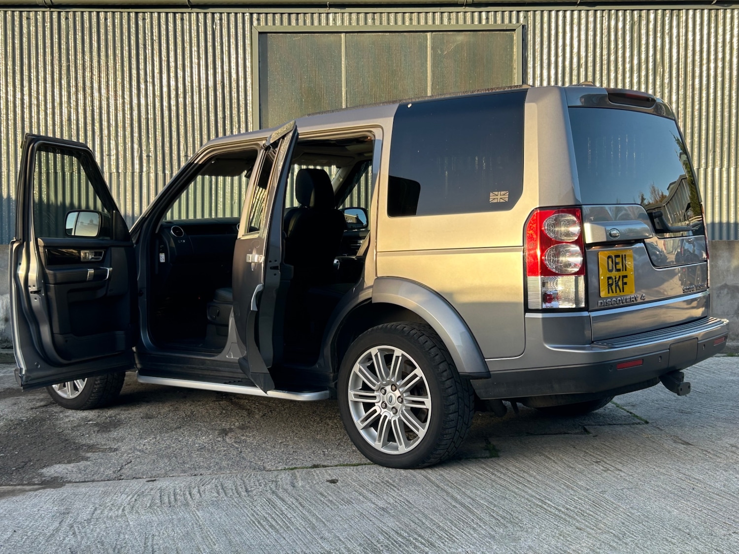 Used Land Rover Discovery 2011 for sale - 76625304: Photo 35