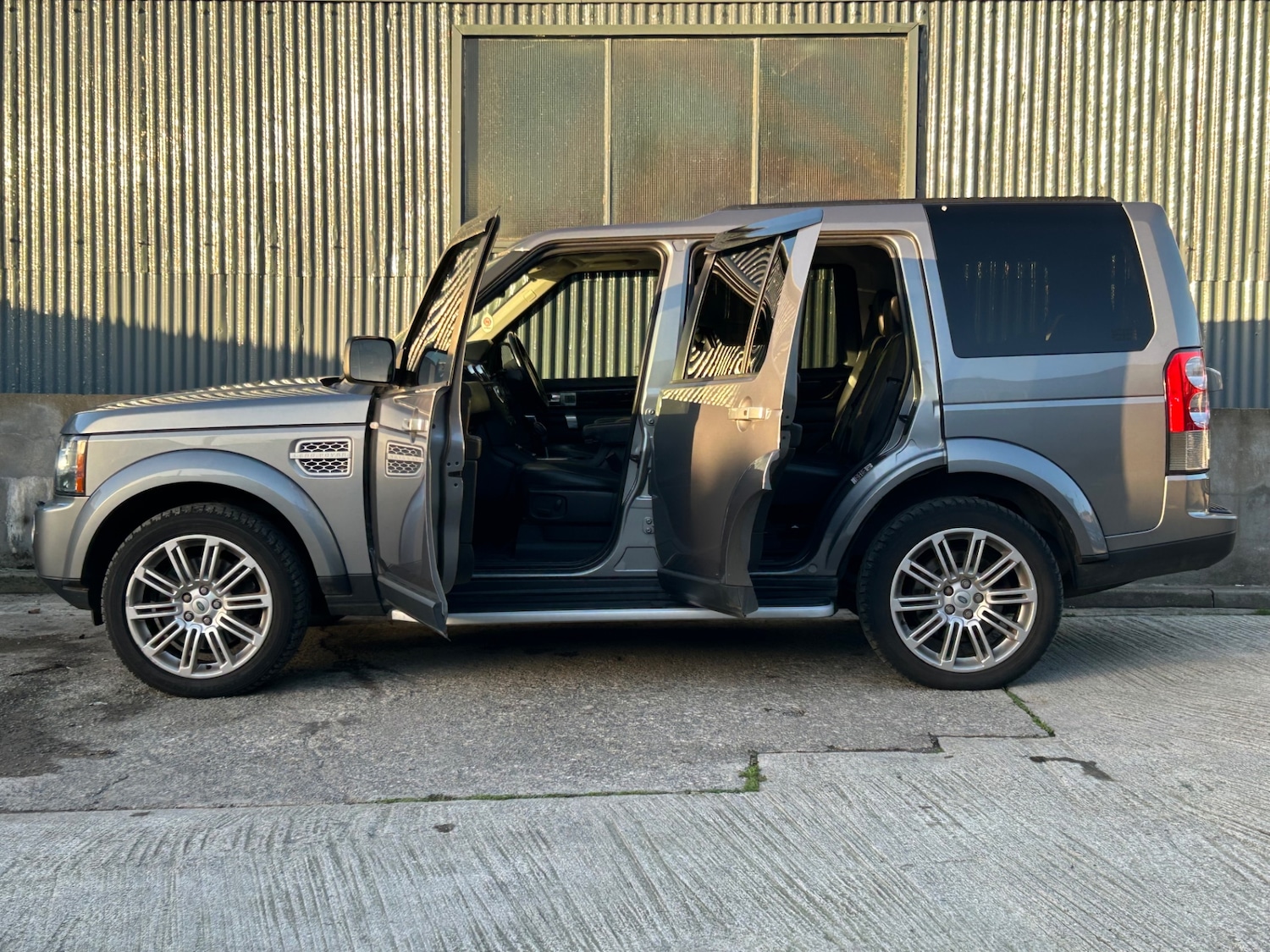 Used Land Rover Discovery 2011 for sale - 76625304: Photo 47