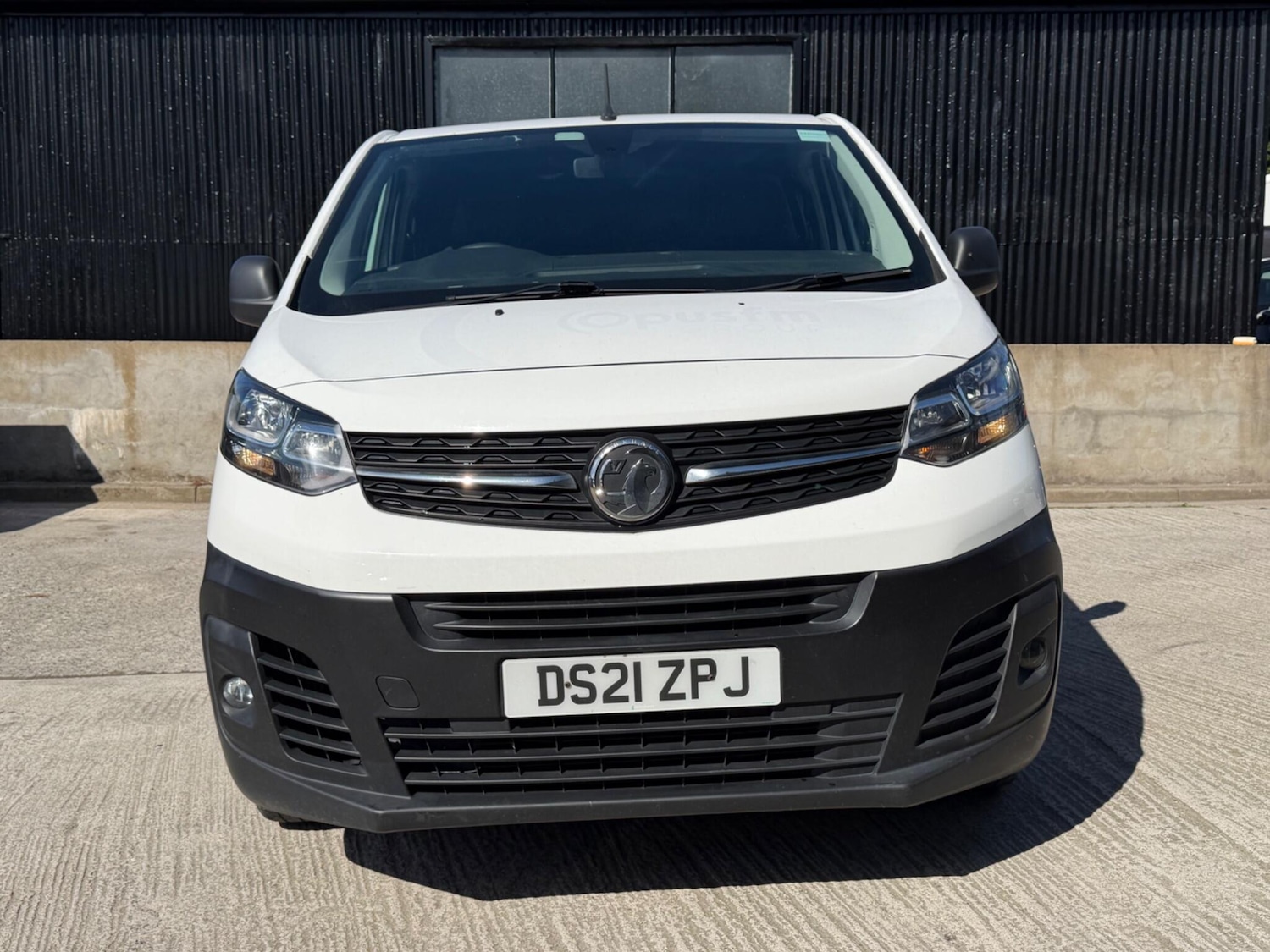 Used Vauxhall Vivaro for sale - 78115712: Photo 2