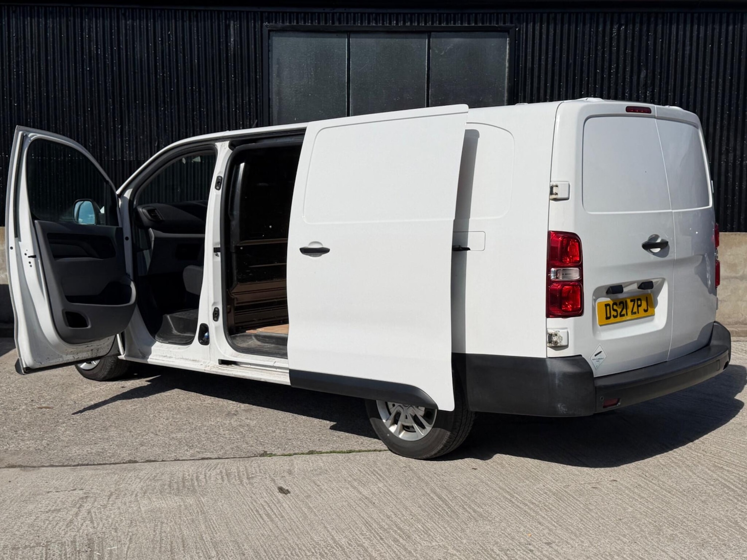 Used Vauxhall Vivaro for sale - 78115712: Photo 5