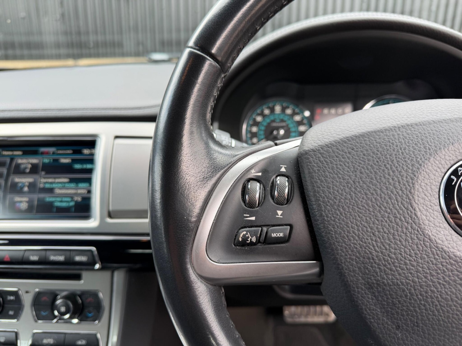 Used Jaguar XF 2014 for sale - 78116503: Photo 29