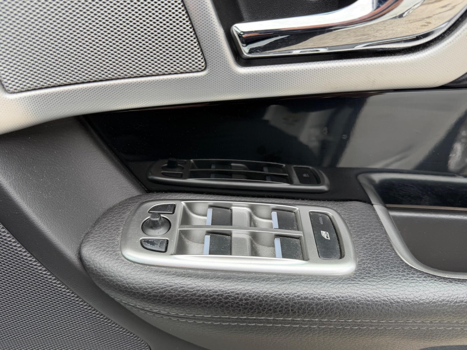 Used Jaguar XF 2014 for sale - 78116503: Photo 32